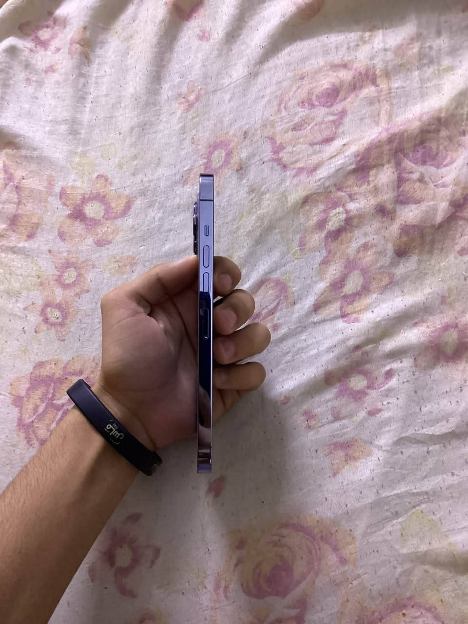 السلام عليكم ايفون 13برو ماكس كل شي ما مبدل بي بس هاي الضربه الي بل شاشه ابد ما مثره الجهاز يخبل بس وكع من ونكسرت الشاشه بأطره 91(بلادي)ذكاره256 قيم بل يرضي الله وشعندك مراوس ايفون نزل رقم***********بغداد مدينه الصدر
