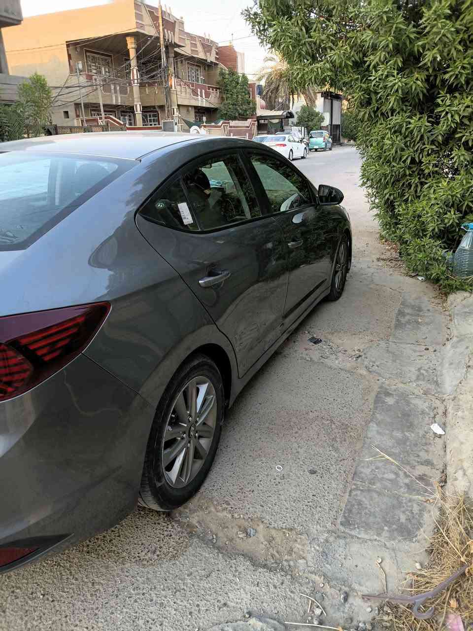 السلام عليكم الانترا موديل ١٩ صور الحادث موجوده بس بنيد والعراق باب مبدل السيارة نظيفه كير ومحرك مكفولات وخير من الله محرك ٢٠٠٠ دوش كير AT السعر ١٢٠ ورقه وبيه مجال حك الجيه الشراي يتصل رقم الموبايل ***********
