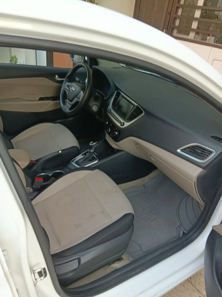 سيارة اكسنت ابيض  موديل ٢٠٢١
سعر : (١٣٨ورقة ) وبيه مجال للشاري 
تفاصيل :-
1. سيارة ماشية: ٩٢٥٠٠ كيلو متر 
2. سيارة تبريد وتدفئة شغال 100/100
3. كير مكينة بلادي ما مفتوح برغي بيه شرط 
4. كهربائيات ما بيها ايي شي 
5. ضرر سيارة : جاملغ سكن معجون وصبغ وجاملغ سايق تعديل بارد 
6. سيارة رقم شمالي سنوية جديد
ملاحظة : تواصل مع رقم هاتف
رقم هاتف: ***********
