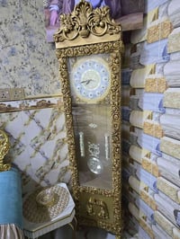 ٤ كرويتات كبار • ميز شاشة • فاترينة