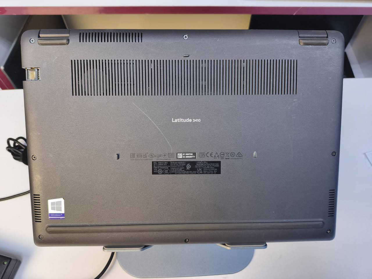 لابتوب  Dell Latitude 3410بسعر 275 جيل10 فقط275
🧠 Intel Core i5-10210U
🔢 الجيل العاشر
⚡ 4 أنوية / 8 Threads
🚀 1.60GHz ويصل إلى 4.20GHz
💾 RAM: 8GB
💽 التخزين: SSD
🎮 كرت الشاشة: Intel UHD Graphics
🖥️ الشاشة: 14 إنچ غالباً
🪟 Windows 10 Pro 64-bit
🔷 DirectX 12
🔋 البطارية وحالتها تحتاج فحص منفصل
معد هدايه 
واتساب فقط 7844515426
اتصال فقط‏‪***********‬‏
تلي كرام hw2lc

