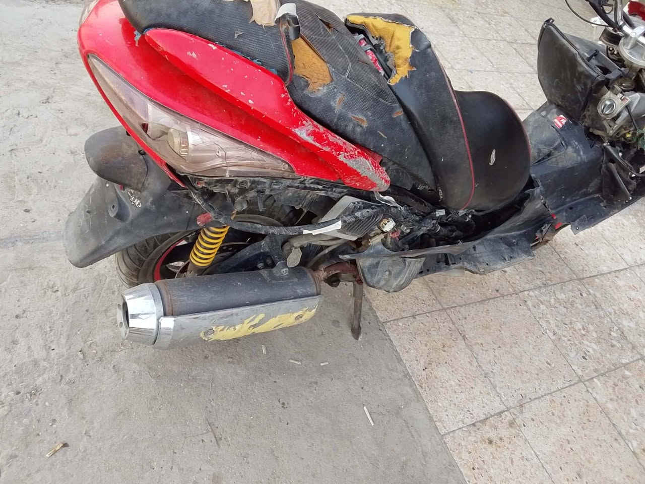 فورزه0/8 للبيع
الدراجه بحاله جيده 

كفرات ماكووو 
محركهه مكفول 
معدلهه خير من الله 

السعر 350قفل  مستعجل عل بيعه

نقصهه فقط كشر مكينه جديده كير شغال دراجه كله شغاله  ***********  
مكاني بغداد حي اور قرب جامع الفردوس
