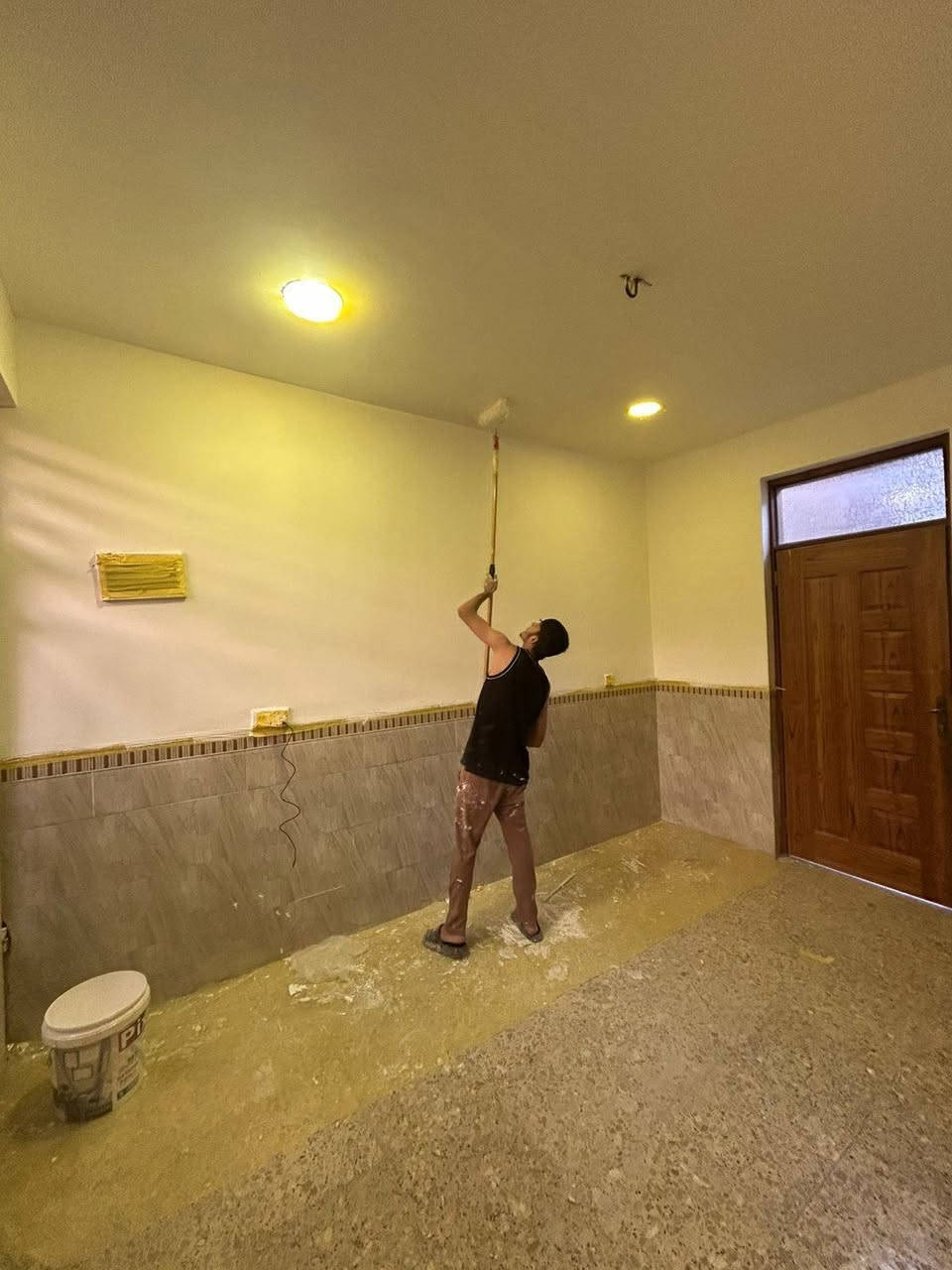 السلام عليكم 
هذا شغلي قبل وبعد
اشتغل تصليحات خلفة صبغ ديكورات كادر متكامل عدنه داخل بغداد وبانسب الاسعار وهذا رقمي فقط واتساب  *********** اخوكم الصباغ حسين
