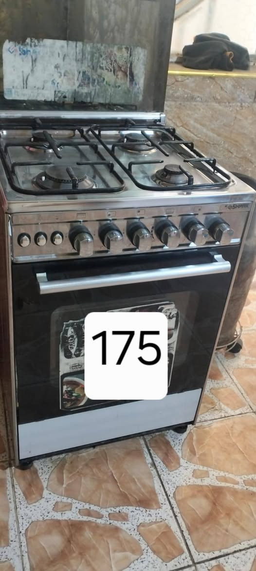 غراض للبيع مستعجل مكان كوفة براكية شارع المعمل
رقم الهاتف *********** الطباخ  و الكاونتر استخدام قليل جدا

نص مكتوب في الصور:
- 150 ألف
- 10 ألف
- 75 ألف
- 375
- 175