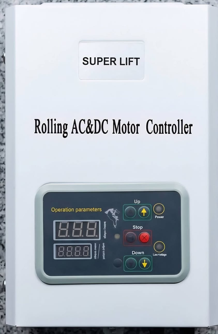 هاز تحكم ومزود طاقة للأبواب الكهربائية الساحبة (SUPER LIFT) ⚡🚪
​الحالة: مستعمل بحالة ممتازة جداً (أخو الجديد)، شغال وعلى الفحص والتجربة.  
​المواصفات:
​مخصص لمحركات الأبواب الرول (AC & DC).  
​يعمل كحافظة طاقة (UPS) لتشغيل الباب عند انقطاع الكهرباء.  
​مزود بشاشة إلكترونية لقراءة الفولتية والتيار.  
​أزرار تحكم كاملة (رفع / خفض / إيقاف) مع لمبات بيان.  
​ملاحظة: الجهاز بدون بطاريات.  
​📍 الموقع: بغداد
🚚 التوصيل: متوفر
📲 للتواصل والاستفسار: ***********

نص مكتوب في الصور:
- للبيع: جهاز تحكم الأبواب SUPER LIFT مستعمل بحالة الوكالة شغال 100% مستعمل (أخو الجديد) - نظيف جداً التحكم الذكي: نظام متكامل لتحريك ورفع الأبواب الساحبة (رول). ميزة يو بي إس (UPS): جهاز تحكم مع وظيفة حفظ الطاقة الاحتياطية. شاشة معلومات: يعرض جهد البطارية وتيار التشغيل. السعر: 25,000 دينار بدون بطاريات! شغال على الفحص. الموقع: بغداد التوصيل: متوفر للتواصل: ***********