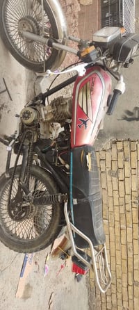 اربعه كير • باتري ناقص • نضيفه