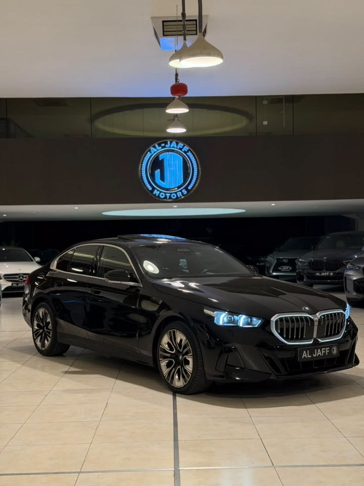 سعر جدا مناسب 🔥🔥🔥
السلام عليكم 
للبيع فقط بدون مراوس  BMW 530i X Drive 
موديل 2024 ماشية 15 الف 
مواصفات داخل جوزي وفتحة وكشنات جلد تدفئه وتبريد وكامرات 360 درجه وداتا شو وبصمات ورادار وسماعات هارمن كاردون و شباك لد وصندوك كهرباء وبعد هوايه مواصفات 
🚨السياره مرقمه وجاهزه
وارد امريكي بيها جاملغ وبنيد مبدل بلادي بدون صبغ وشاصي سليم ، شويه بيها دواخل وايرباكات طاك وراجع سستم 

السعر : 355 $ ورقه 
للاستفسار: *********** كاوه جمال 
العنوان : السليمانية المعارض الجديده معرض (الجاف)
