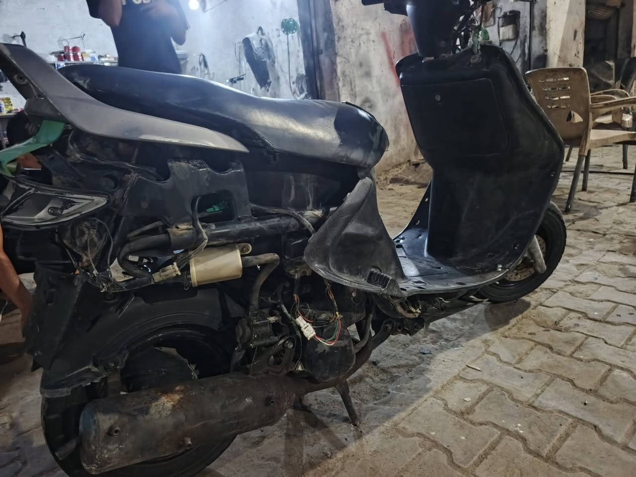سلام عليكم للبيع فحل الدراجه حلوه مكينتهه تخبل اب ٢٠٠ وبيهه مجال مال جناي ***********
