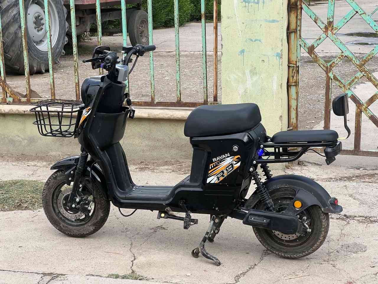 R9 • ٥ بطاريات • موصل جانب الايسر