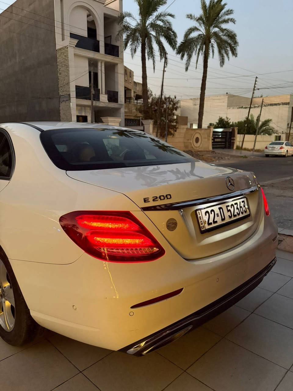 السلام عليكم 
سياره للبيع مرسيدس E200 2018
وارد ألماني مكفوله كفاله عامه 
الموصفات:
1_مكينه 2000 توربو 
2_دفع رباعي فورمتك
3-لايت عدسه متحرك 
رادارات °360
4_كامره خلفيه 
5_اوتو بريك أمامي خلفي 
6_مثبت سرعه تفاعلي عله السياره الكدامك 
7_اوتو بارك 
8_فتحه سلايد 
9_كشن كهربائي تدفئه 
10_خمس وضعيات قياده 
11_ تحكم ستيرن لمس  
12_ أوامر صوتيه
13_ اناره داخليه 64 لون 

السياره نضيفه و احلى من الصور مكان السياره بغداد المنصور 
للإستفسار: ***********
