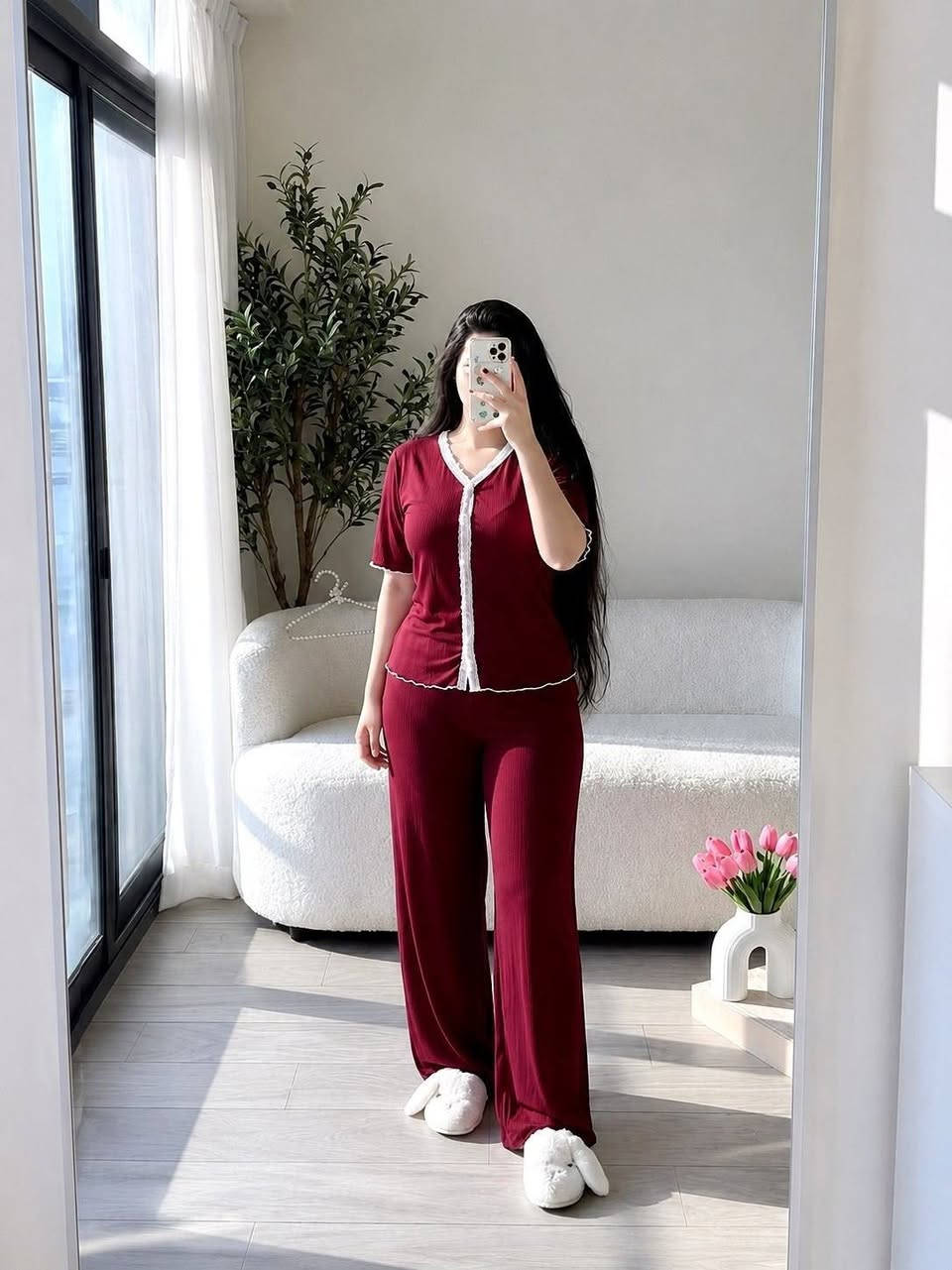 🇮🇶🔥 الجودة عنواننا دائماً 🔥🇮🇶
✨ تكرار 💃💃💃 تراك نسائي بناتي  سادة قطعتين — قمة الأناقة والراحة 😍 لوك ناعم وعصري بفصال أنيق يضيف لمسة أنوثة جذابة بكل تفاصيله 💕

🔹 نوع القماش:
ريب بوليستر تركي + قطن ليكرا
مطاط، مريح، وخفيف على الجسم
✨فصال مرتب وجودة عالية عالفحص✔️
✨ القياسات  L/XL /XXL ✔️
✨ يلبس من وزن ٥٠ الى وزن ٨٠ كيلو ✔️ 

 السعر 12 آلاف 🔥🔥 
🚘يوجد خدمة توصيل لجميع محافظات العراق ٤ الاف🚘

حجز عبر الواتساب ***********

للاستفسار عبر الخاص ماسنجر
