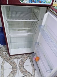 ثلاجه وسط • ١٨ قدم • فريزر قوي
