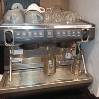نوع المكينة: Nuova Simonelli Appia Life Compact (رأسين - 2 Group). تار...