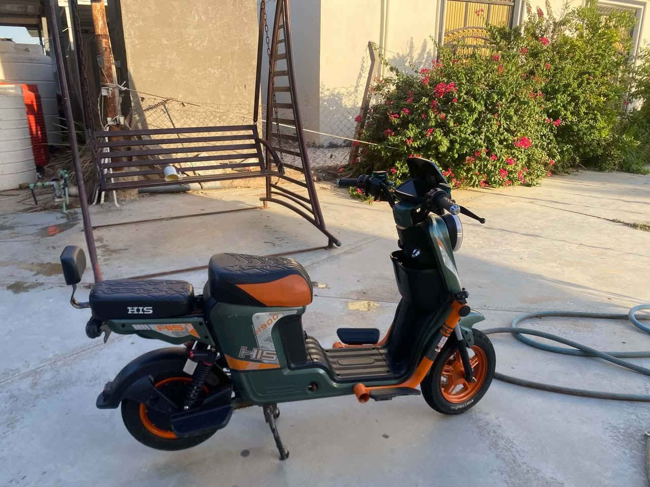 دراجة شحن H900مكفولة خمس بطاريات شحن خمس ساعات دبل اشارة اشارة يمين يسار دبلات شغالة  بريك دسكات امامي خلفي بصمة و سويج حساسات شغالة
التواصل و الاستفسار:***********
