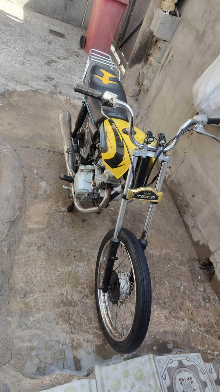 سلام عليكم مكلف بل نشر دراجه يراني لبيع سعر ٣٠٠وهاذ رقم رعيه ‭***********‬ مكان حمدان

