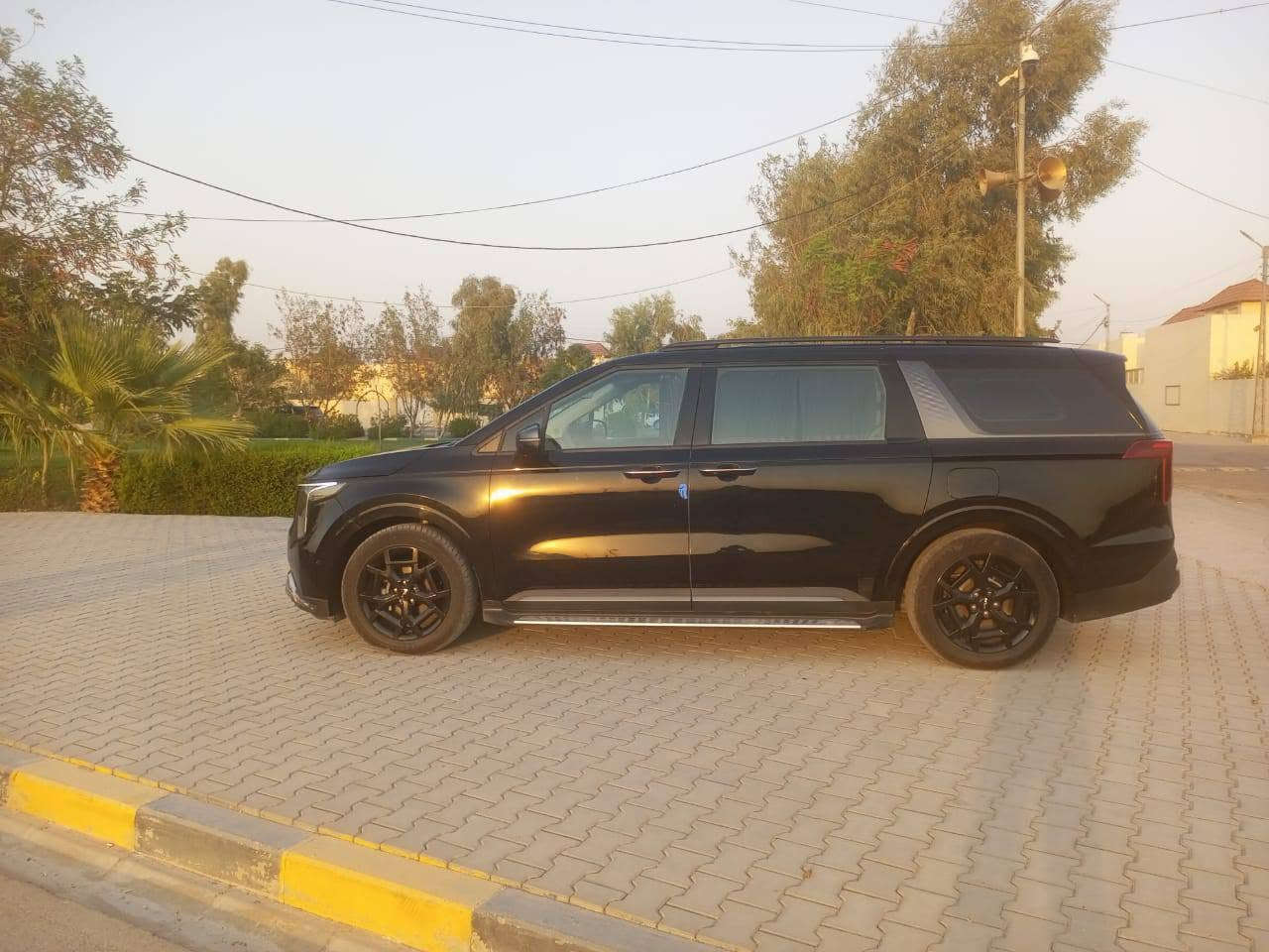 السلام عليكم للبيع كيا كرنفال هايبرد موديل 2024 برستيج فول مواصفات رقم بغداد إنكليزي بأسمي سنويه وهزه ما ساقطه وراد كوري الحادث بنيد مبدل نفس اللون وبارد صغير بالجاملغ الخلفي صغير السياره جديده 
المواصفات 
برستيج فول الفول 
كاميرات 360بكل مكان 
رادارات 360
فتحات سقف بانوراما 2 
هايبرد كهرباء بانزين
دشبول شاشه 
التبريد شاشه ولمس 
كشنات اماميه تبريد تدفئه 
كشنات خلفيه vip منفصله مساج
كير ماوس 
صندوق كهرباء 
بردات بلادي 
مري قبلاب مع البنك
اشاير بالمري 
نقطه عمياء
تشغيل عن بعد 
تحريك السياره عن طريق البصمه 
مثبت سرعه
مانع انزلاق 
تحديد مسار 
وبعد هواي مواصفات السياره كلش جديده السعر 3 دفاتر 
مكان السياره نجف للاستفسار الاتصال ***********

