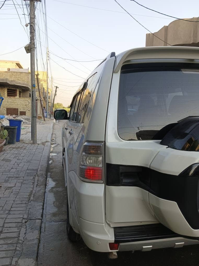 السلام عليكم باجيرو8 ابيض صدفي حبتور فول مواصفات بسمي هزة جديدة بيه شخط بالجاملغ الايسر ونصبغ والباب كلير توحيد لون محدث بجم لكزز مكان السيارة بغداد *********** بغداد, العراق
