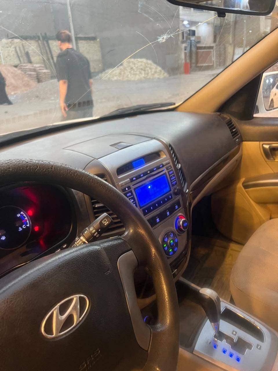 سانتافي ٢٠١٢ خليجي للبيع
محرك 3500  / 6 سلندر
ماشية 130000 
موجودة في بغداد المشتل 
للاستفسار أكثر الاتصال على الارقام أدناه 
‏‪***********‬‏
‏‪***********‬‏
