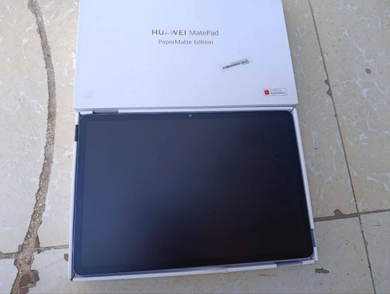 HUAWEI MatePad 11.5/  يفيد للدراسه وللالعاب 90 فريم  ما يأذي العيون 
بي طن مواصفات ابحث عنه وشوف كلش مشهور / معالج سناب دراكون Gen1  / رام داخلي 8 +4 جيجا / ذاكرة تخزين 256 / ورقي يفيد للاستخدام الطويل مثل الدراسه واللعب المستمر / مكفول من اي فتح استعمال شخصي يعني اني مشتري جديد ومستخدمه على ايدي  بس بي شخوط بالاطار الخارجي بسيطه متاثر ولا تبين بحاله ممتازه
سعر ٣٥٠ وبي مجال للشراي مو شراي لاتسئل رجاءأ
 تواصل واتساب ***********
