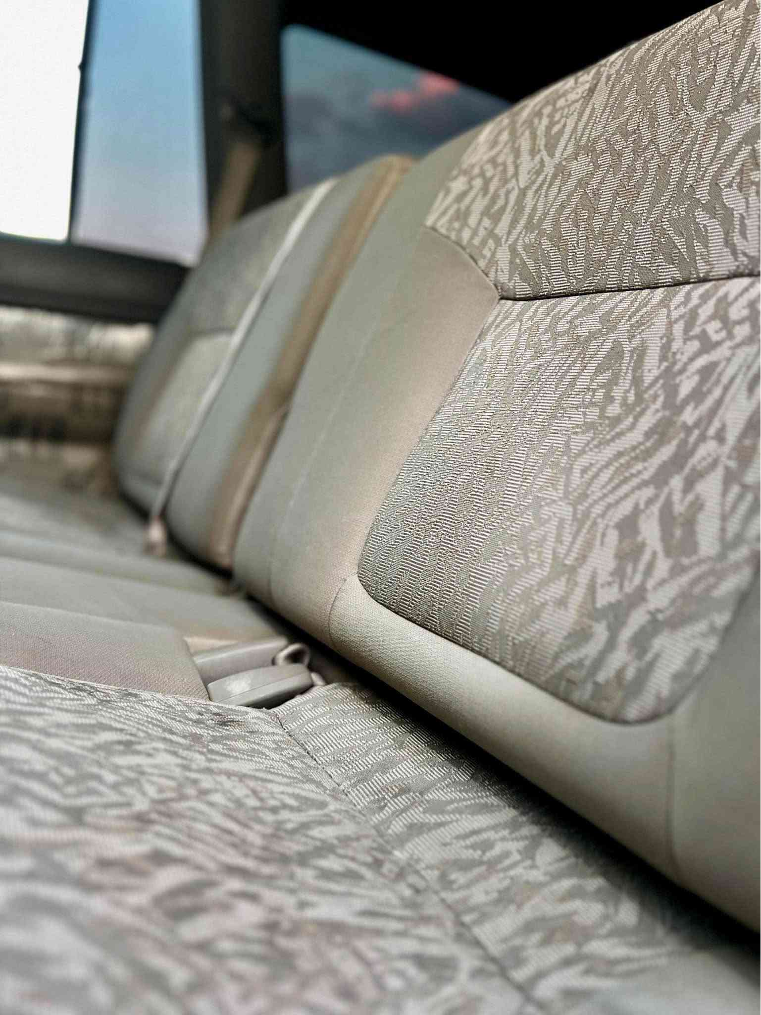 ‎بسم الله الرحمن الرحيم(***********)
Nissan Patrol 2002 نیو سەقەڕ
نیسان پاترۆڵ ٢٠٠٢ نیو سەقەڕ مەکینە ٤٥٠٠ 
رەقەم و سنوی تا ٢٠٣٠ تازەیە تحویل و غرامە بەشەرت 
کوشن و گاعی و بەرە سەقفی لۆکە شاشەی بۆ بەستراوە
لایت و سەکن و بلاجکتۆر و بەگلایت گشتی لۆک و تازەیە
سەیارەکە ٥ پارچەیەکی بۆیاغە بێ زەربە و دەحم
سەقف و شانی زۆر خاوێن ماوەتەوە غاز و بەنزینە
سیستەمی غازی زۆر مەزبووتی بۆ دانراوە بێ کێشەیە
گێڕ و مەکینەی لۆک زۆر بێ عەیبە کارەبایی بەشەرت
ئەکسل و دەبڵ ئەکسل بەشەرت قفل مەرکەزی
سالۆنسای بیلادیە سەوتی وەک شەریکەیە
ژێری کامل تازە توند کراوەتەوە تەبرید سارد گەرم بەشەرت
سەیارەکە لە ڕانیەیە سعری ٨٣ کەمێک مەجالە 
جوابی کۆمێنت نادەمەوە مشتەریت تەلەفون بکە یان نامە بنێرە
*********** ڤایبەر و واتساپی لەسەرە رانية, السليمانية

