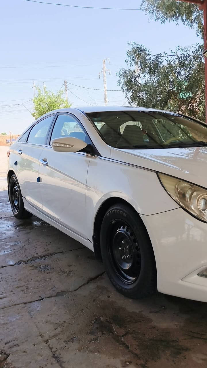 سوناتا خليجي موديل 11
محرك 2400 دوش 
بيها باب وجاملغ خلفي مصلحات فقط 
محرك جديد 
تبريد جديد 
تخم ويل و تخم تاير جديد 
رقم بغداد مداور مباشر 
للعلم متوازين عل امداور مالتها يعني اليشتري اله مجال للمداور 10 ايام 
سعر السياره 105 وعليها غرامات تنزل من سعر السياره 
عنوان نجف 
***********

نص مكتوب في الصور:
- HONOR X9c