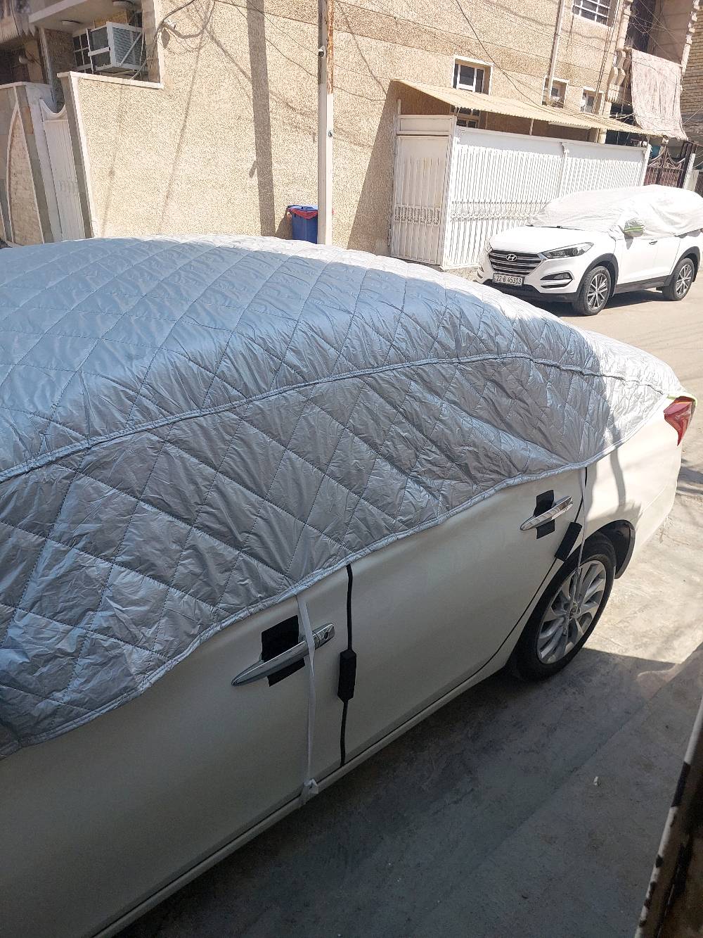 السلام عليكم 
جادر اربع طبقات ضد الحالوب والمطر والشمس اشتريته ٧٠ الف قبل يومين من محل الجادر الاصلي اريد ابيعه لان بيتي صاير بتقاطع والجهال خبلوني ويخبثون اريد اخذ جادر كامل اريده ٥٠ الف مكاني بالشعب
واتساب ***********