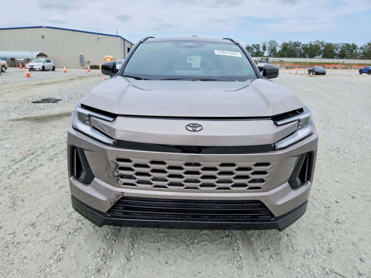 ✨ نشات للمزادات الامريكية ✨
تفاصيل المزاد :
🔹 تاريخ المزاد: 2026/9/30 الاربعاء
🔹 نوع السيارة: 2026 TOYOTA RAV4 XSE
🔹 السعر : حسب المزاد
🔹 الضرر: مرفق بصور تفصيلية 
🔹 المسافة:  11,948 mi
🔹حجم المحرك : 2.5L 4
6-9-6-8-1-8-6-6
🔹 خدماتنا:
◀ استيراد السيارات من كافة الولايات الأمريكية.
🚢 شحن سريع إلى الوجهات التالية:
ميناء أم قصر ⚓
ميناء جبل علي 🚚
ميناء مرسين 
إقليم كردستان (من الإمارات) 📦
🤝 توفير وكيل خاص لتعقيب معاملات السيارات الحرة والمعوقين.
◀شراء قطع غيار من دبي 
🚘تصليح سيارات في دبي 
🚘عرض سيارات الزبائن 
📊 أسعار تنافسية تشمل النقل الداخلي والبحري.
📍 الموقع:
كركوك- شارع قدس فرع ماركت روما 🏢
🔹 للمزايدة على السيارات:
👀 يمكنكم زيارة المكتب للاطلاع على السيارات المتوفرة.
📝 نوفر كشفًا تفصيليًا للسيارات المتضررة يشمل تقريرًا كاملًا وصورًا، متاح للاطلاع في مقر الشركة.
⏰ أوقات العمل:
يوميًا من 4 عصرًا إلى 12 منتصف الليل.
❌ عطلة المزاد: يومي السبت والأحد.
📞 للتواصل:
📱كركوك  : *********** 
📱كركوك  : ***********
TikTok: https://www.tiktok.com/@nashat_cars?_t=ZS-8t0UWWlL5JS&_r=1
🌟 نتشرف بخدمتكم وزيارتكم

نص مكتوب في الصور:
- 65951866
- 69681866