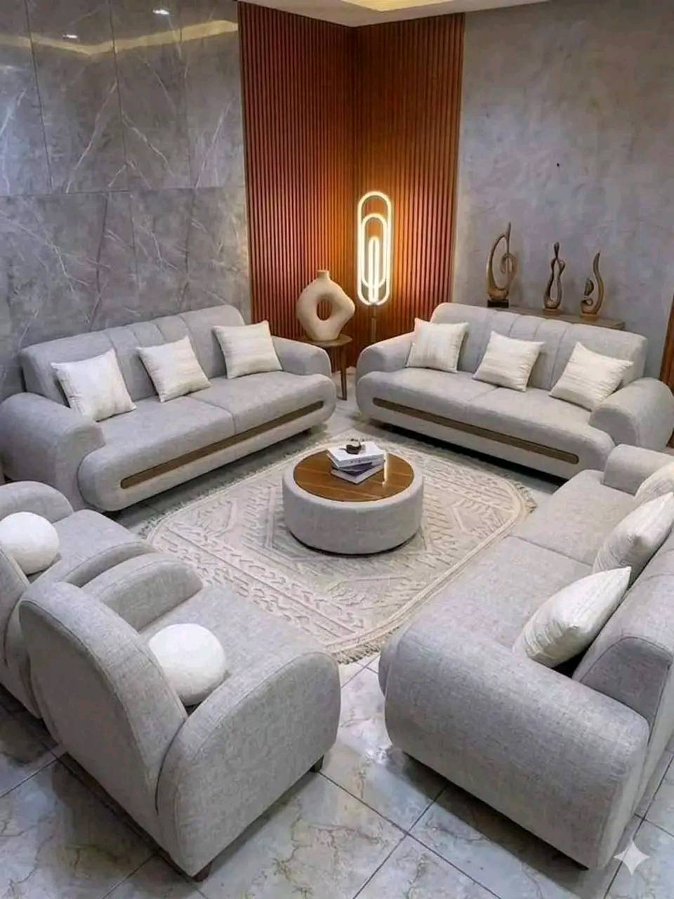 تخم 10 مقاعد 450 الف
مع هديه 6كوشات وطبله مربعه توصيل لكل العراق
بغداد بوب الشام