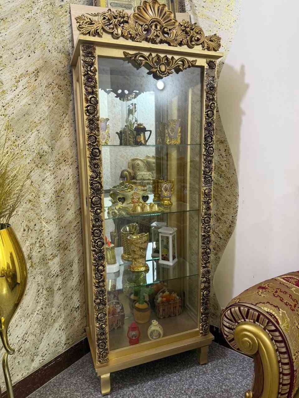 توجد قنفات للبيع مع فاترينا وطبلات وميز بسعر مليون وربع جميعها علما ان عدد القنفات ٥
وعدد الطبلات ٥ 
الموقع الرماادي حي العادل قرب مجمع ليلك التجاري
للتواصل مع رقم ***********
