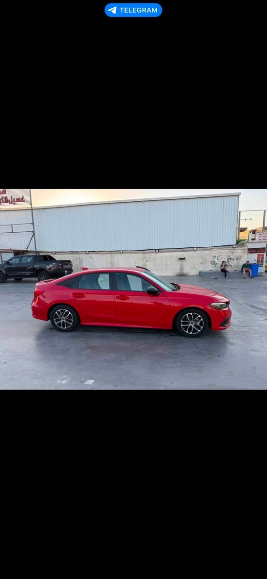 مساء الخير 
هوندة سڤيك  موديل 2023  فول للاخير كاملة وجاهزة فئة السبورت (sport) لو مميز رقم بغداد 
ماشية ((41mi)) 
مكينة ((2000))
مواصفات:{عدادات تبترونگ+ رادار+تحديد مسار+سياقة ذاتية+كاربون فايبر+قطعتين تبريد+لدات ليزري داخليات+لايت وبكلايت LED }
ثلاثة انظمة قيادة[sport/comfod/ECO] 
سيارة تخم تاير و باتري وحدادية جاهزة كاملة داخلة سيرفس كامل 
الضرر صبغ 4 قطع رشات 
السعر 117 وبيها مجال للشراي 
واسط/كوت/الحيدرية
***********
