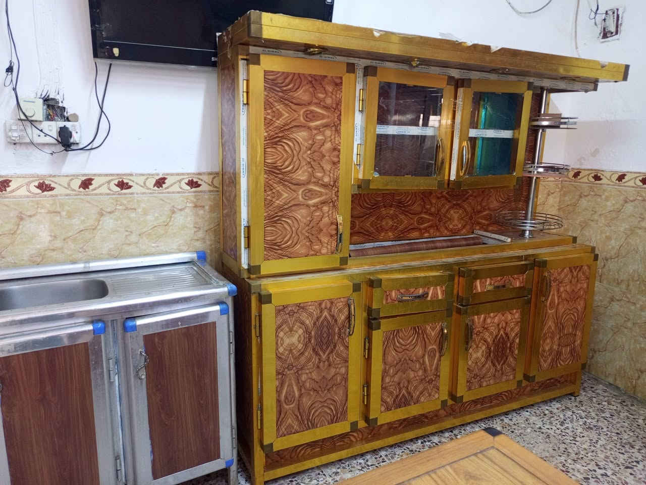 ***********كاونتر مستعمل مترتين  وسنك متر و30  العنوان ابو الخصيب البهادريه يم محطه الغاز يوجد خدمه توصيل الاستفسار خاص
