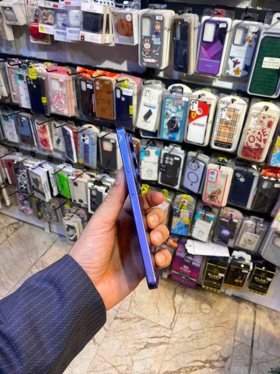 السلام عليكم
Samsung S26 ultra 256GB
نظافة ‎%‎
ضمان وكالة لكن مو عين الفهد
باكيت وكيبل أصلي
مستعمل 15 يوم
مكفول من التصليح ومن أي خلل
السعر مليون و150 قفل
مكاني بغداد العامرية
***********
