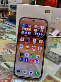 هونور ٦٠٠ • ١٢ رام • ٢٥٦ تخزين