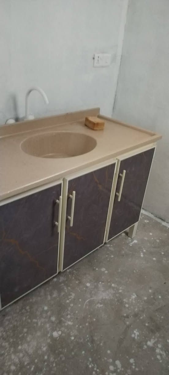 غرفه نوم نضيفه جدا مع كاونتر جديد مع كنفيره لوك جلولاء مدخل سيطرت المعسكر هاتف *********** وات ساب متواجد ملاحضه علما نشتري مستعمل ونراوس كل شيء خناقين, ديالى
