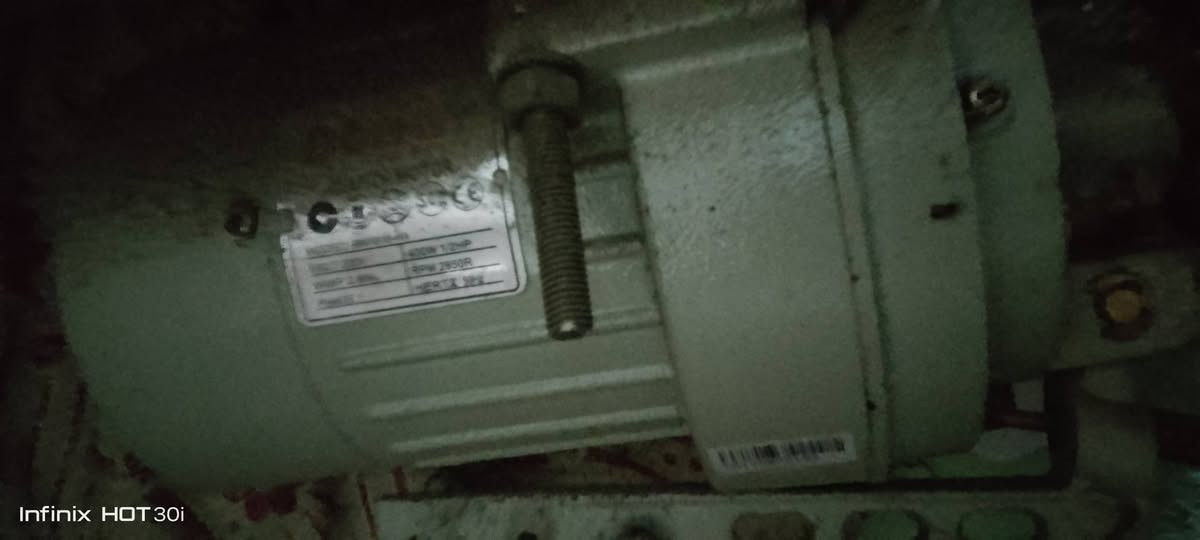 للبيع مكينة صناعية متروكه اني ماخذهه جديده وبل بيت محد استخدمهه فقط لشغلات لبسيطة وماعرفنه نظم الميزانية مالتهه مكاني بغداد الحرية الدولعي ***********
