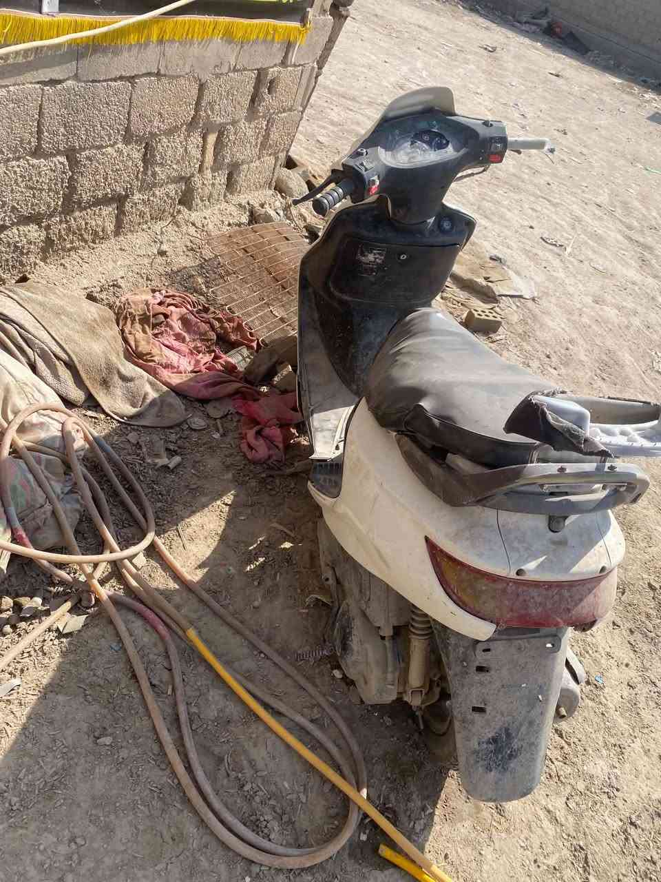 سلام عليكم دراجه فراشه فحل ماتشتغل كايمه بيع كوم حديد السعر 100 قفل  بابل القاسم
***********
