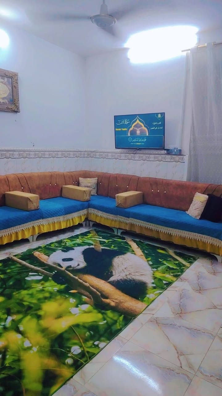 السلام عليكم بيت للبيع طابو صرف مساحة 160 متر
السقف صب تسليح  حي الرساله قرب ثائر رنو خلف مدرسة بغداد
استقبال 6/4
هول 4/4
مطبغ 3/3
غرفة نوم 5/4
وبي غرفة مع بيتونه  طابق ثاني سندويج 
كراج سيارة وحديقة
الاستفسار ***********
