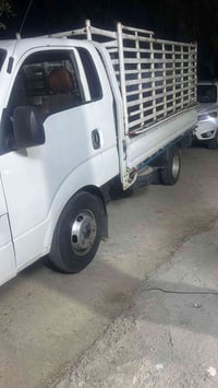 عندي كيا حمل نقل داخل واخارج بغداد 07710442451 وتساب
