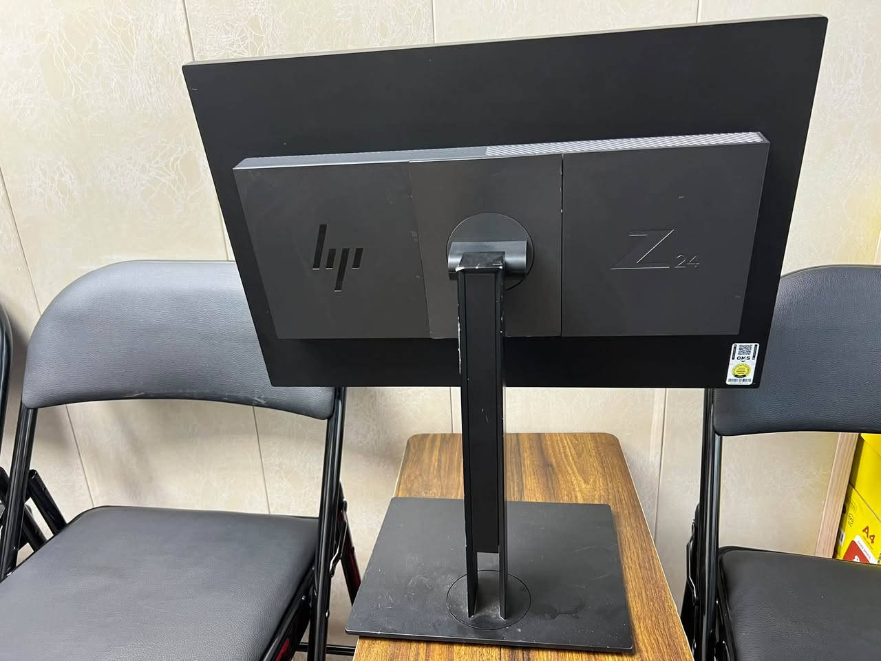 HP Z24n G2 • 24 بوصة • USB-C