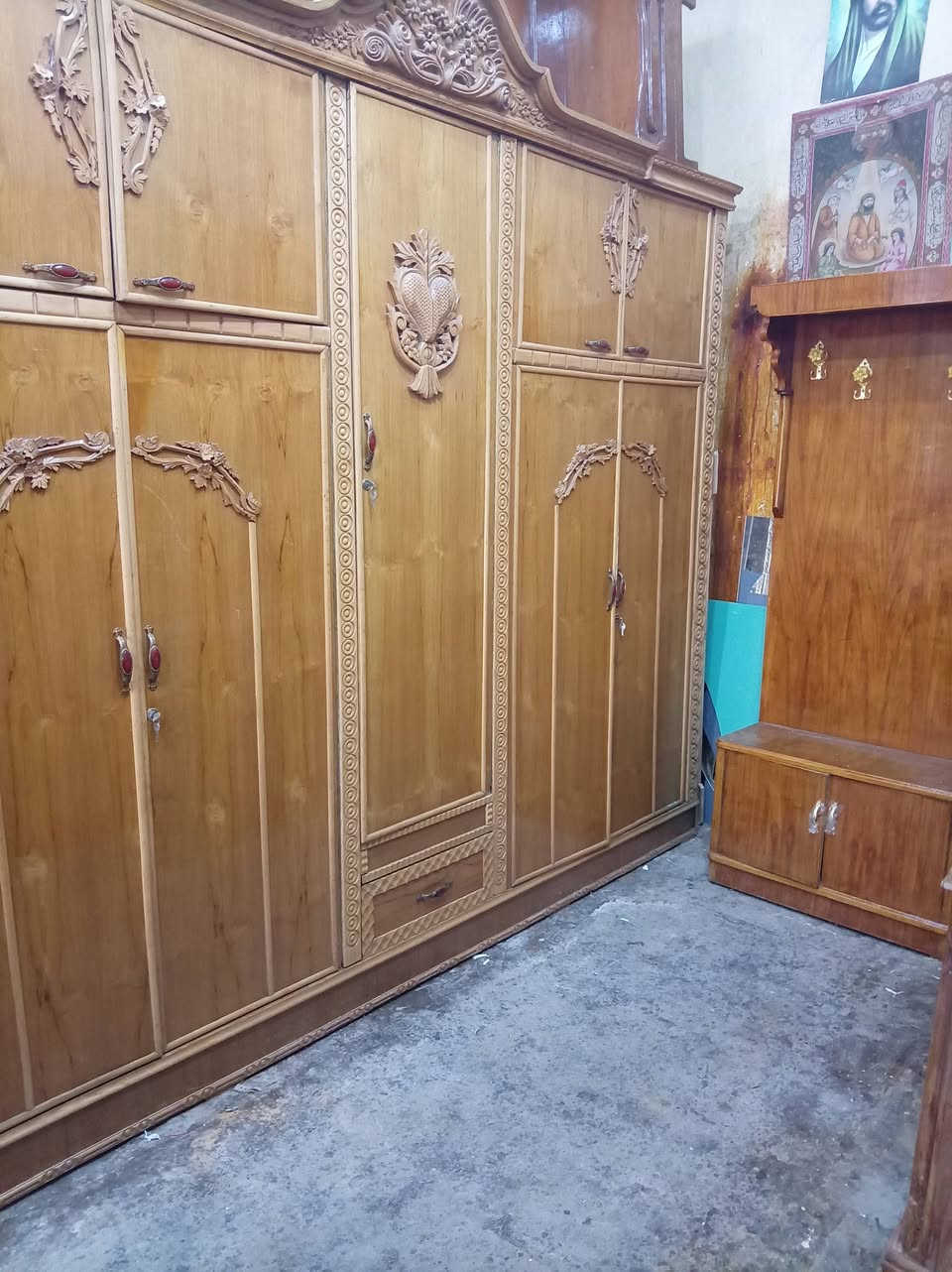 غرفة نوم • ٥ باب • زان مصري