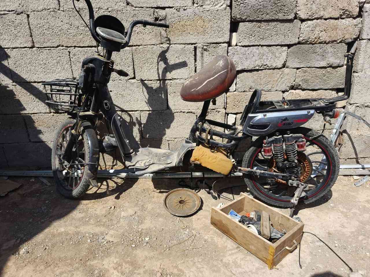 السلام عليكم للبيع ماطور شحن فحم ايعوزو ملف كهربائيات شغاله تواير جوبلس جدد و
الاخر ابيعك غراض الاستفسار عل رقم ***********
***********
