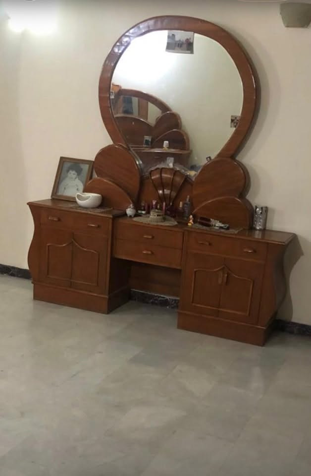 غرفة نوم • نجارة عراقية • خشب ثقيل