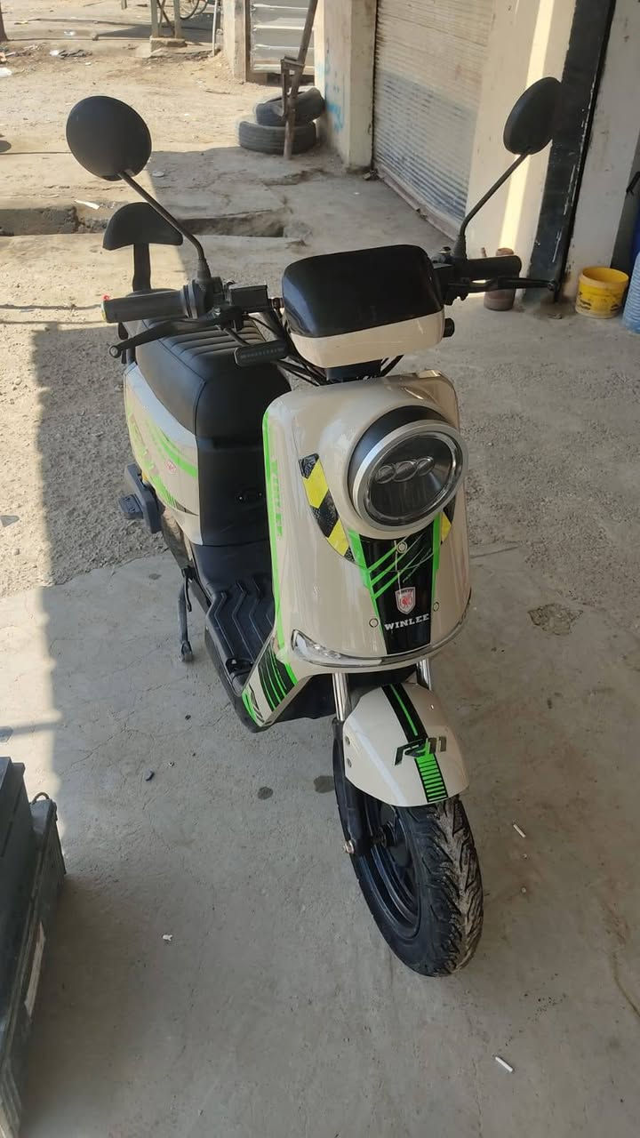 للبيع دراجه R11 موديل 26 بطاريات ونلي 32أمبير مشتغل شهرين فقط شرط الفحص 
أبيع نقد فقط ما أبيع قصط 
السعر المطلوب 650وبي مجال للشراي 
للاستفسار الاتصال على الرقم التالي ***********
