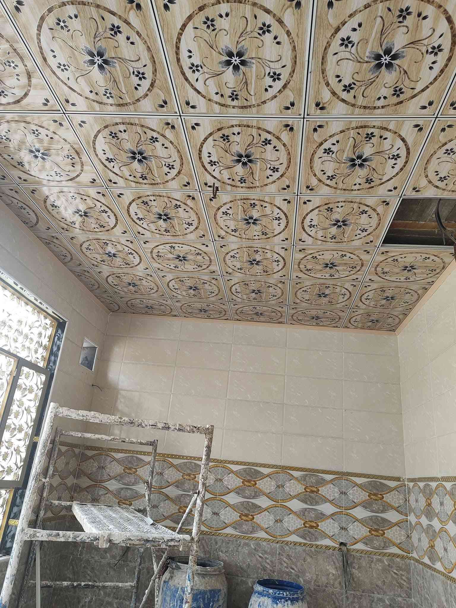 السلام عليكم خلفه سقوف ثانويه مربعات اشرطه شغل ليزر درجة اولى ***********

نص مكتوب في الصور:
- POCO C75 27mm f/1.8 1/50s ISO125 18/8/2026 31°55'19"N 44°27'50"E
- شرج طوخ 154 ابيض مموج 132-1 ريشه ذهبي سعفة طوخ وردة ابيض كبير اكس طوخ سعفة طوخ سعفة فاتح نقاط ماتح تقسيم طوخ دوائر طوخ دوائر ابيض تقسيم طوخ وردة اسود وردة طوخ