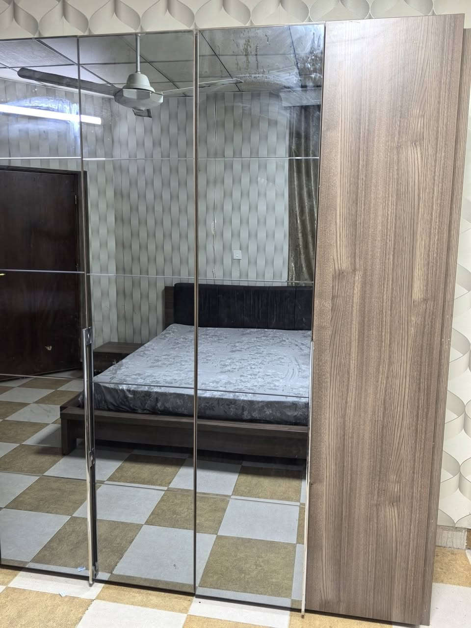 غرفة نوم للبيع ماركة فيرير التركي استخدم قليل شراي يتصل
***********
