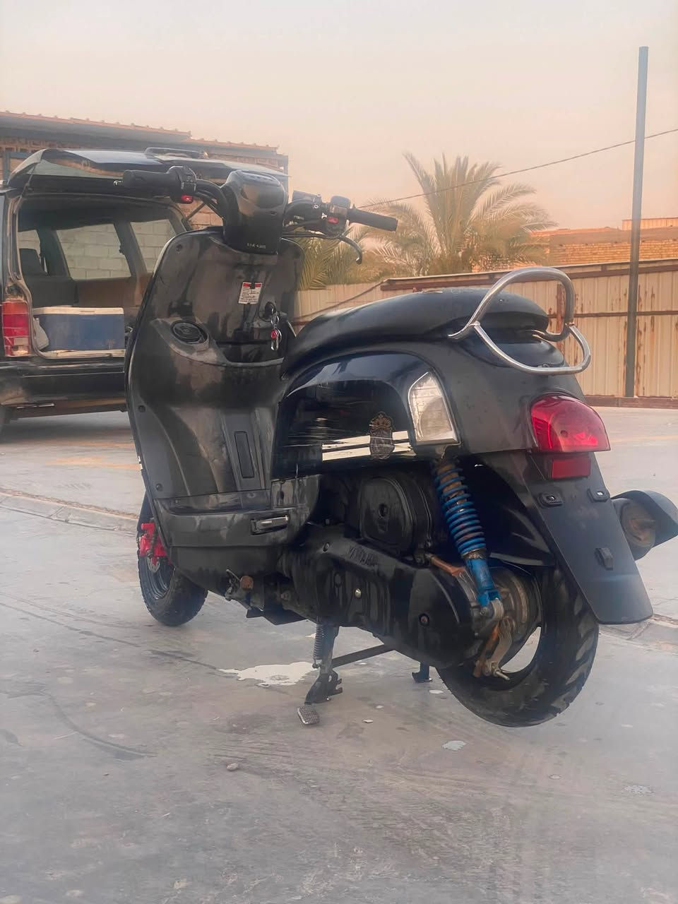 ماكس بوليس نوزل
دراجه مرتبه وخرسه 
كهربائيات شغاله اشاره لايت عالي ناصي 
هورن سلف نگرة 
كفراتهة كله ختم 
بيهة شخط بالصفحه وبس 
سعر 700 نتافهم على رقم 
***********
