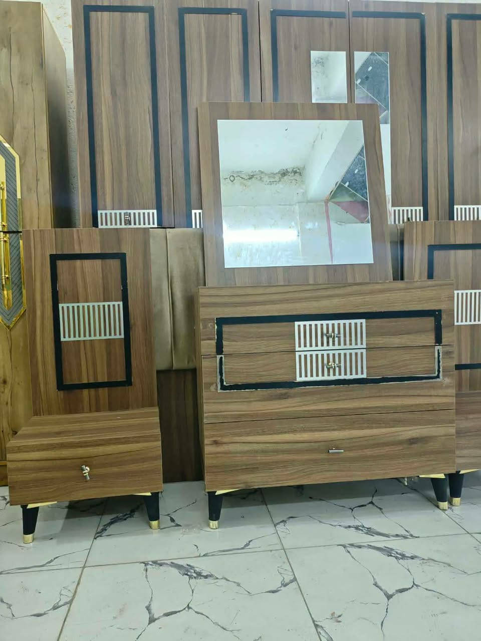 غرفة تركي 5 قطع
نظافة 95%
سعرها 450
التوصيل والشد داخل بغداد مجاناً
يوجد توصيل محافظات بكروة
للحجز والاستفسار خاص او واتساب
***********
