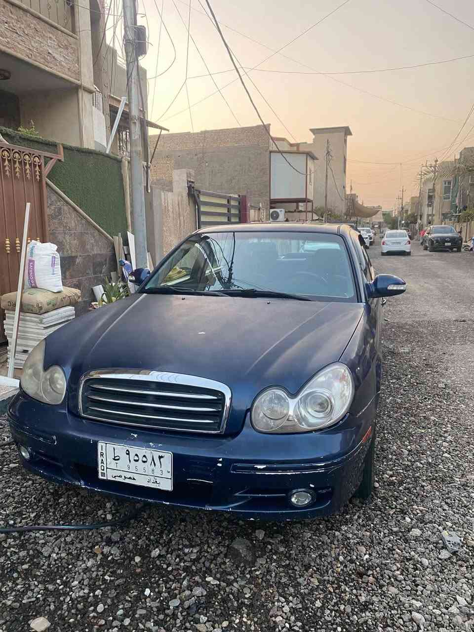 السلام عليكم 
للبيع سوناتا وفود 2004 رقم بغداد 
محرك 6 سلندر 2700
تبريد تدفئة شغال كهربائيات شغالة فتحة سقف كروس سرعه 
غرفتها نظيفة كلش 
وارد أمريكي بدون حادث 
مصبوغة حزام 
السيارة نقصها زوج تايرات امامي وصدر وجبنة الكير 
السعر ...............(63) ورقه وبيها مجال 
مكان السيارة بغداد الدورة 
***********
