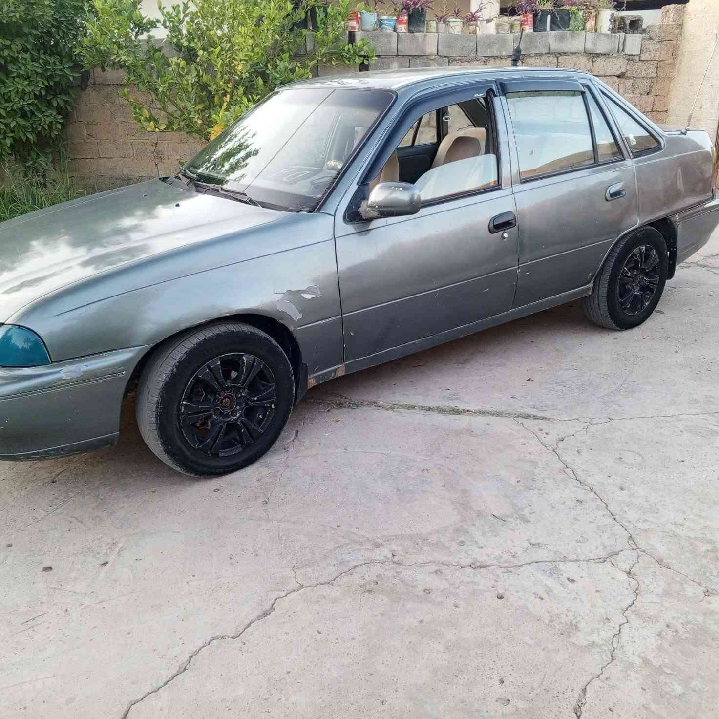 سياره للبيع نوع دايو موديل ٩٣ رقم انبار مشروع وطني كير مكينته مكفولات صدر جديد تخم تاير سياره خير من الله للاستفسار ***********

