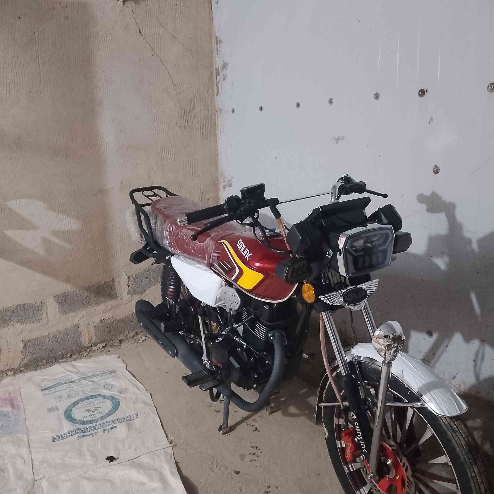 السلام عليكم دراجه موديل 25 محرك 200 زنجيل ماشيه 3000 بعدها وضع شركه نظافه خير من الله نشاط نعومه خير من الله مكان القائم دراجه مال جناي***********
